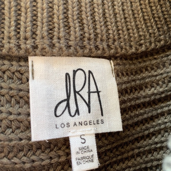 DRA Los Angeles olive green ruffle sweater size S NWOT! - Picture 4 of 4